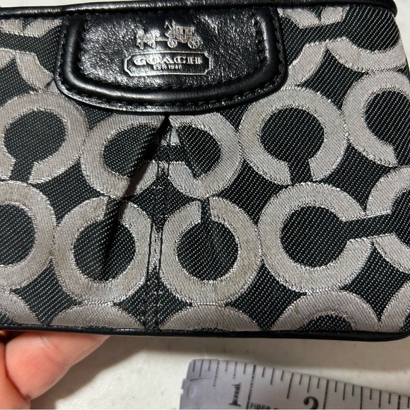 COACH Black Silver OP Art Wristlet GUC Logo Canvas Patent Leather Trim - Picture 4 of 6